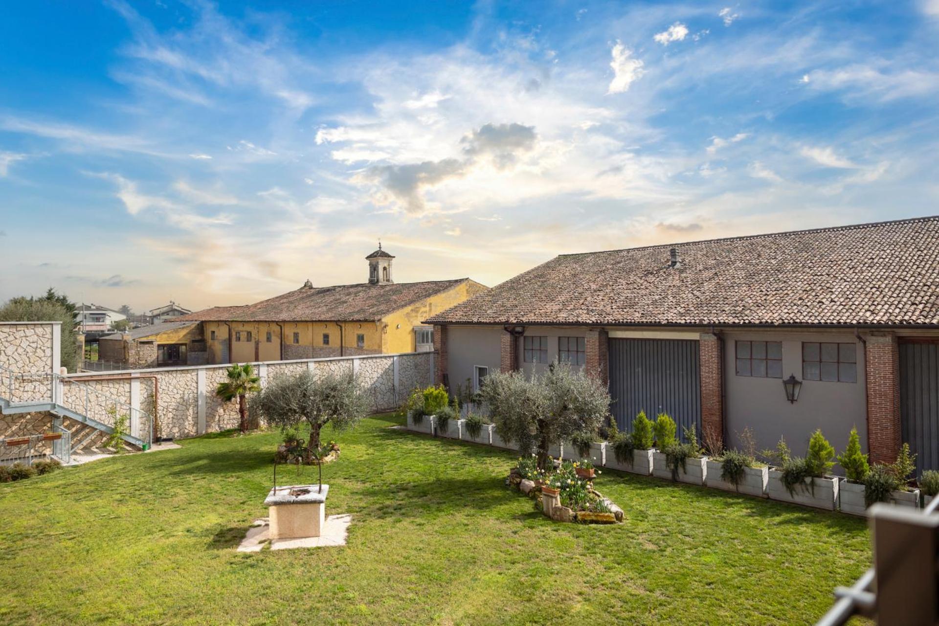 Hotel La Caporala Castel d'Azzano Exterior foto